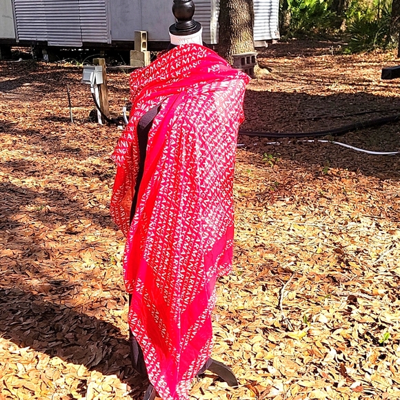 Armani exchange RED Shawl / Scarf - Picture 2 of 7